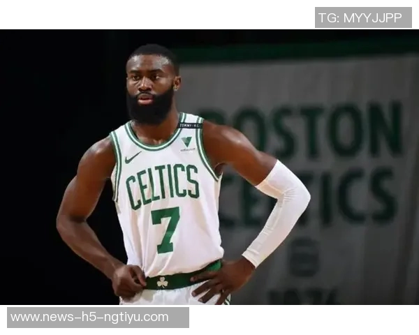 杰伦布朗盛赞小卡巅峰时期为历史上最杰出的攻防一体球员之一 杰伦布朗盛赞小卡巅峰时期为历史上最杰出的攻防一体球员之一