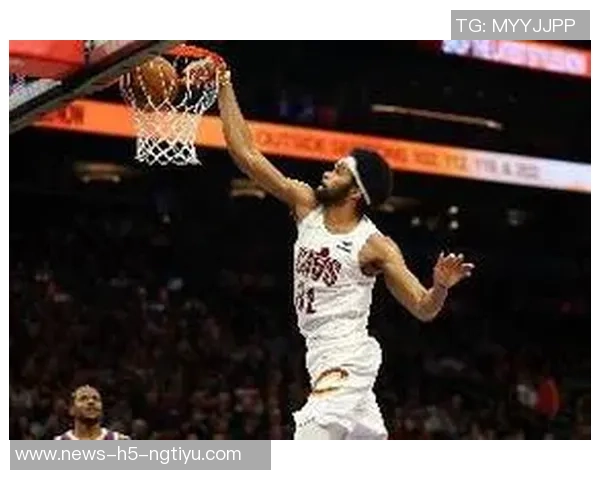 阿伦半场完美表现5中5贡献10分5板2助2帽泰森也不甘示弱3中3斩获9分 阿伦半场完美表现5中5贡献10分5板2助2帽泰森也不甘示弱3中3斩获9分